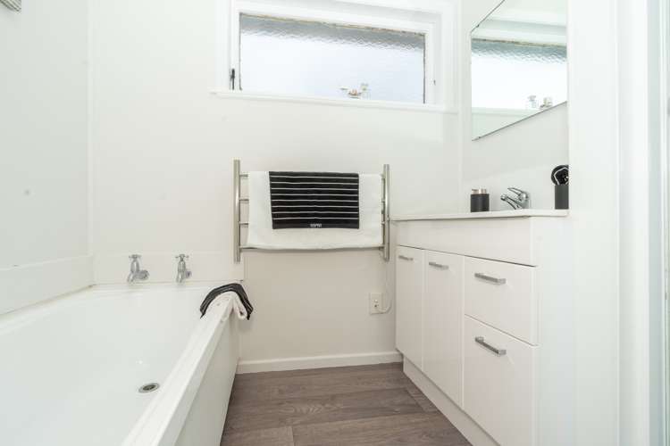 24b Pine Avenue Bader_16