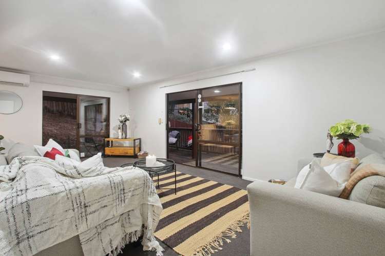 2/51 Greenvalley Rise Glenfield_18