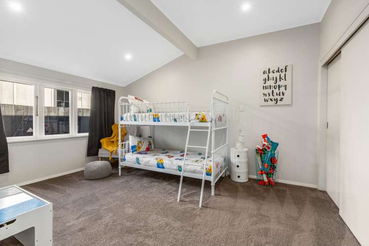 12a Heretaunga Square Silverstream_7