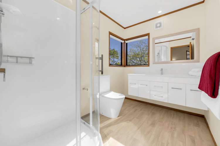 90 Haseler Crescent Mellons Bay_6