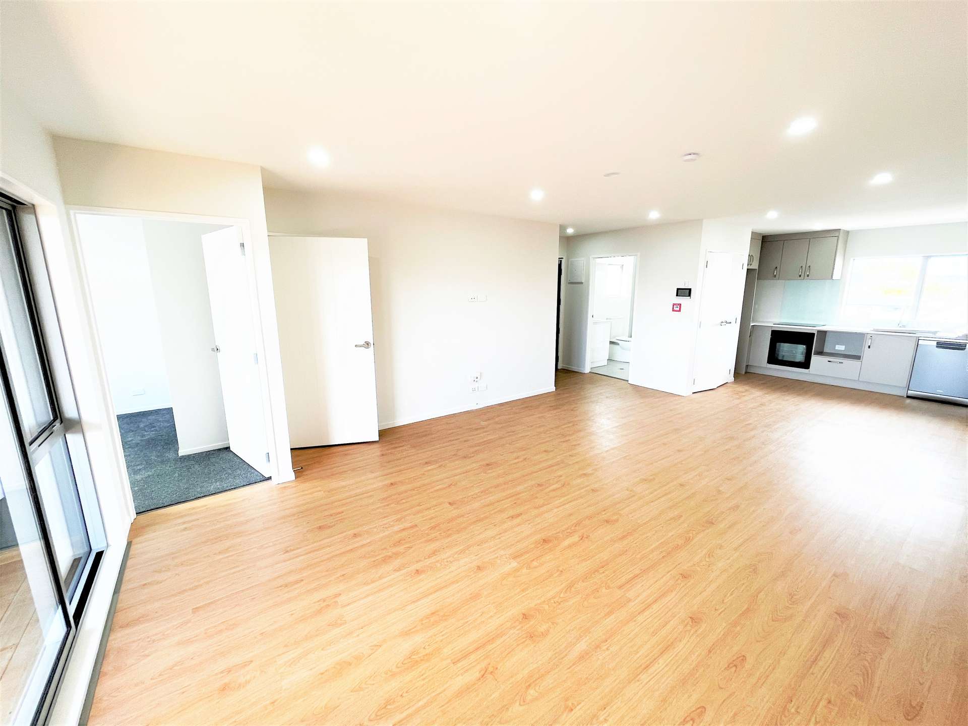 205/3 Beaumonts Way Manurewa_0