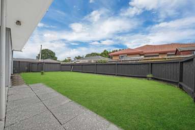 2/10A Lupton Road_1