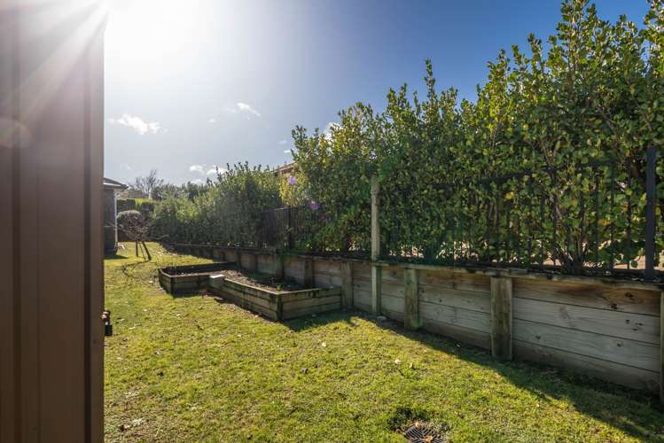 12 Cabourne Drive Glenview_18