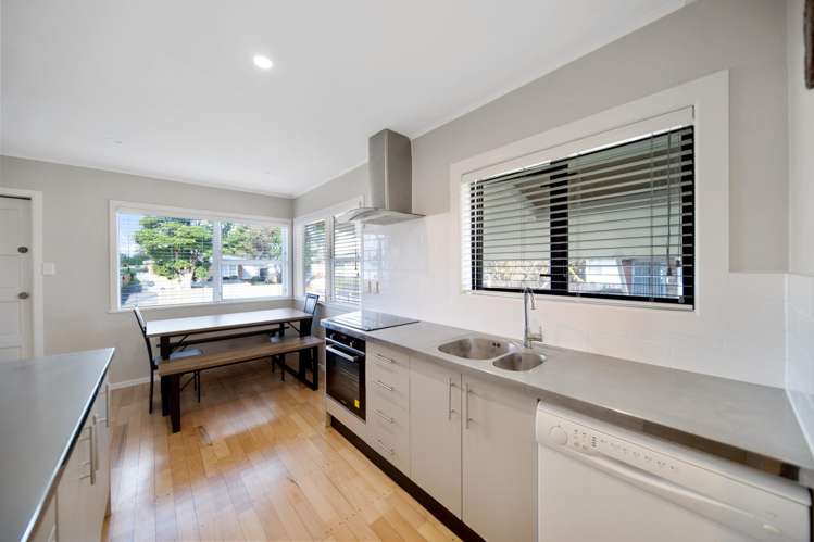 14 Ashley Avenue Mangere East_5