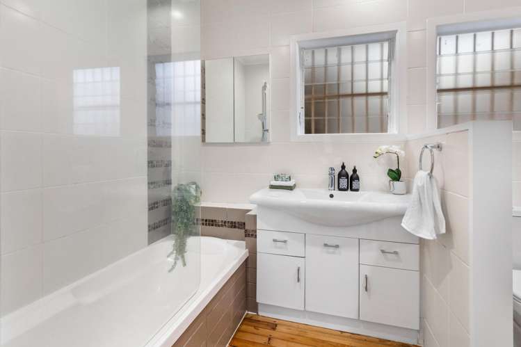 101 Royal Road Massey_19