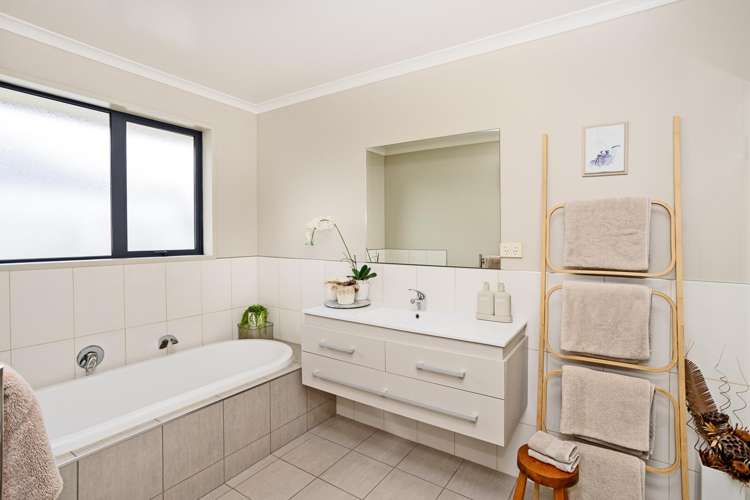 53 Hoffman Court Waikiwi_25