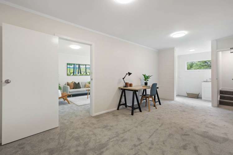 46 Lawrence Crescent Hill Park_10