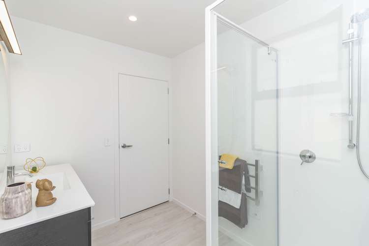 185 Navigation Drive Whitby_16