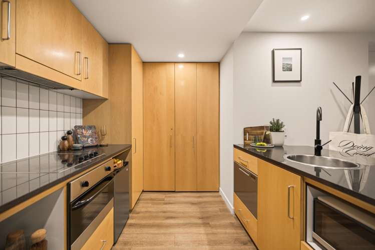 124/21 Stanley Street Queenstown_3