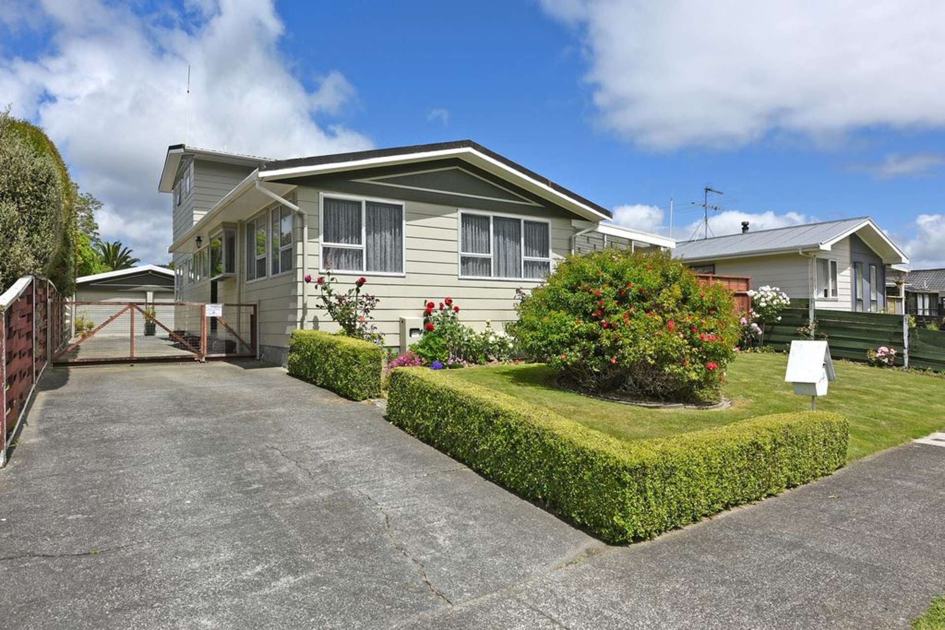 14 Harvard Grove Totara Park_0