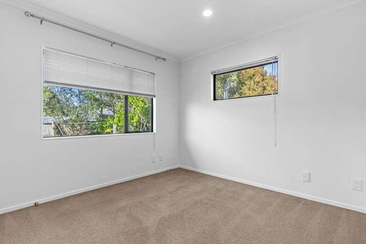 8a Coey Place Glen Eden_10