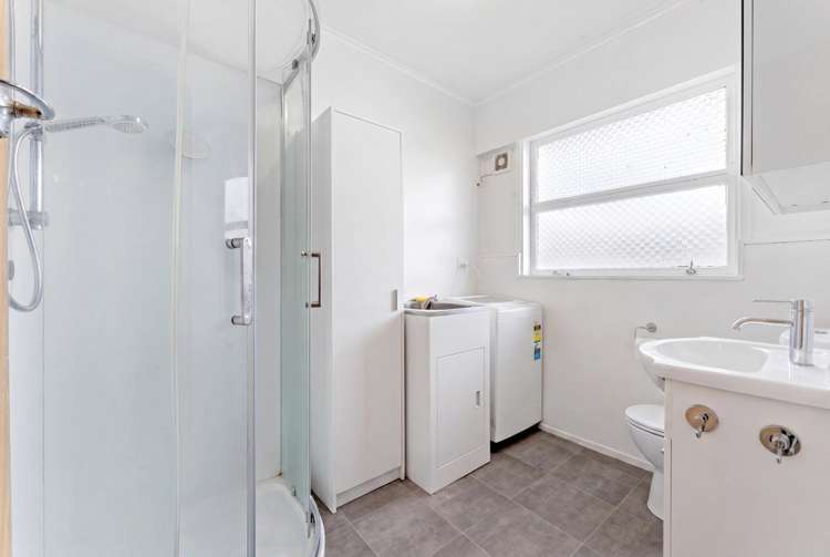 15 Jaemont Avenue Te Atatu South_33