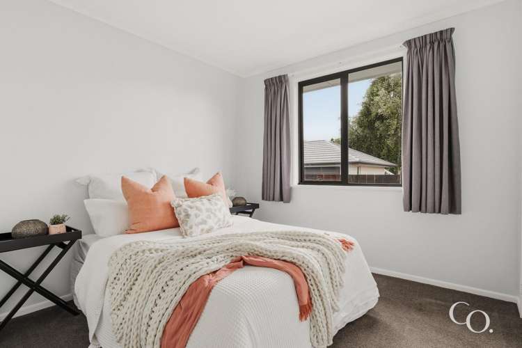 13 Bristol Avenue Brookfield_12