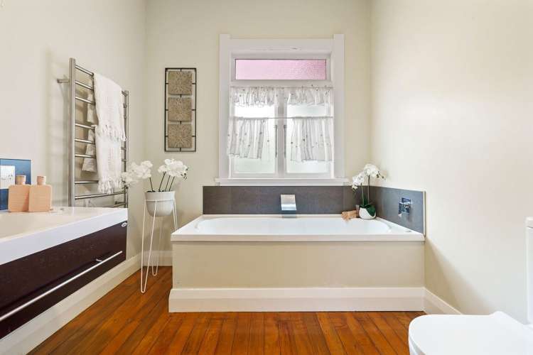 3 Bernard Street Avenues_17