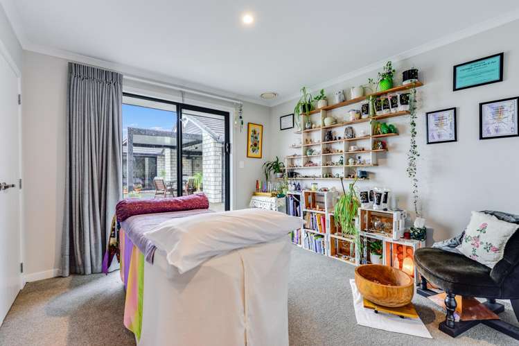 2 Alan Livingston Drive Cambridge_17