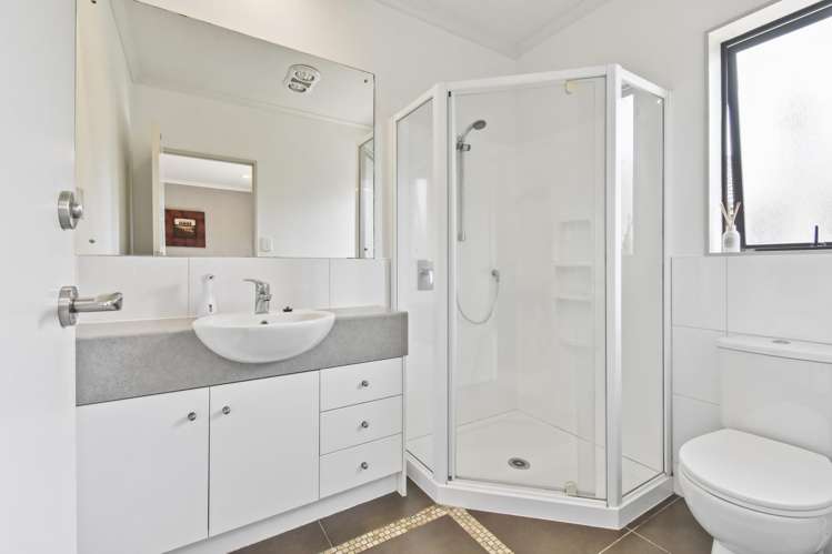 25 Girvan Terrace Wattle Downs_9