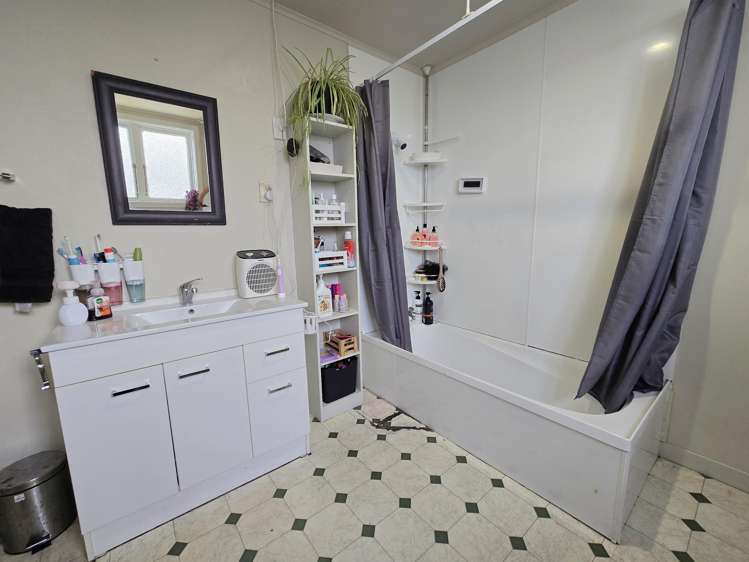 219 Hampden Street Hokitika_16