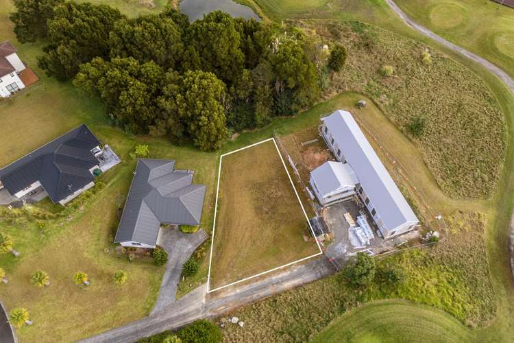 62 Pinehurst Drive Hikuai_1