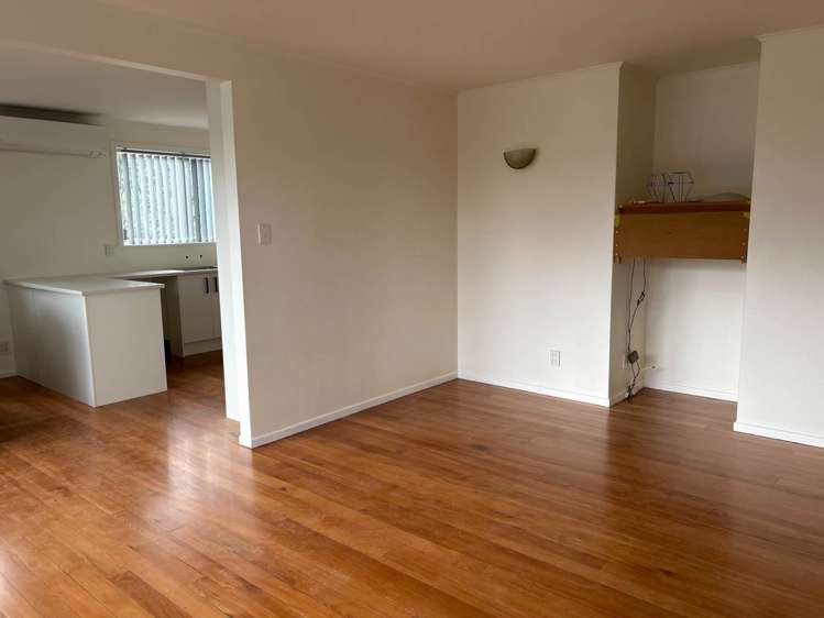 17 Clinton Avenue Te Atatu Peninsula_5