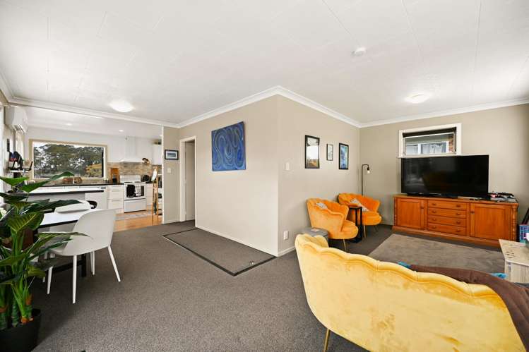 24 Garden Heights Avenue Glenview_5