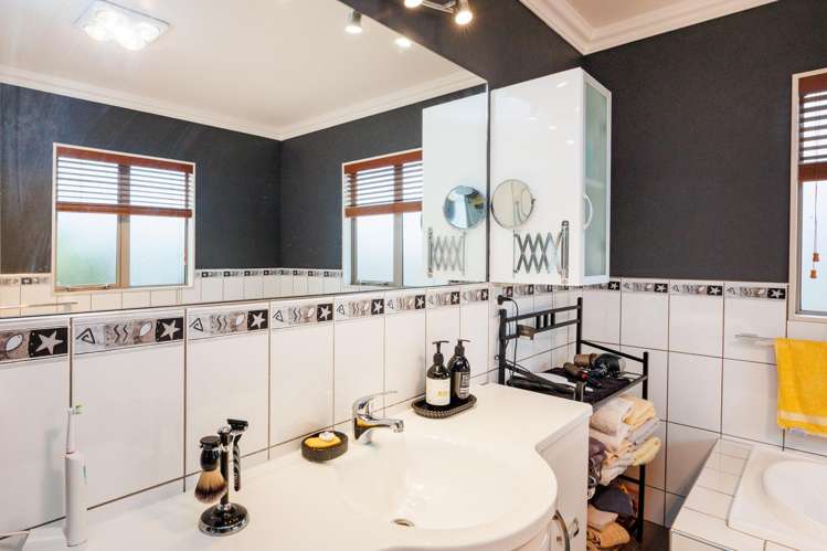 3 Lourie Way Fitzherbert_6