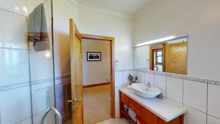 30 Kaiangaroa Place Bay View_10