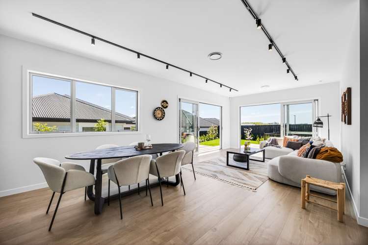 28 Tukutata Crescent_4