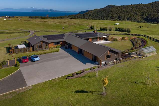 A Kinloch legacy estate above Lake Taupo