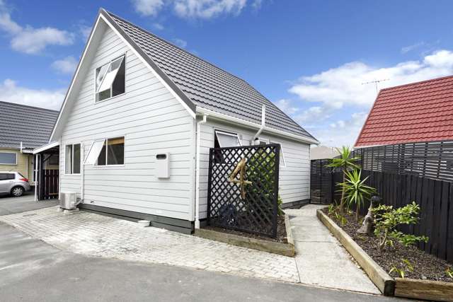 A STONES THROW FROM TAHUNA BEACH