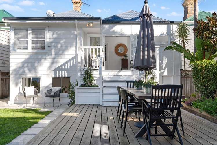 31 Queens Parade Devonport_25