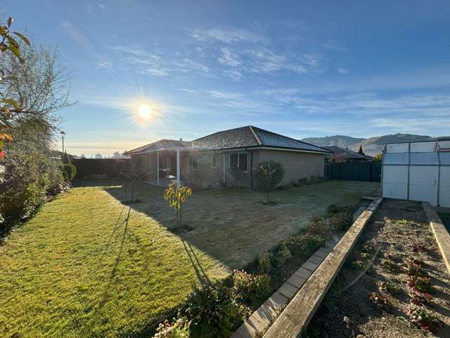 3 BEDROOM - CROMWELL