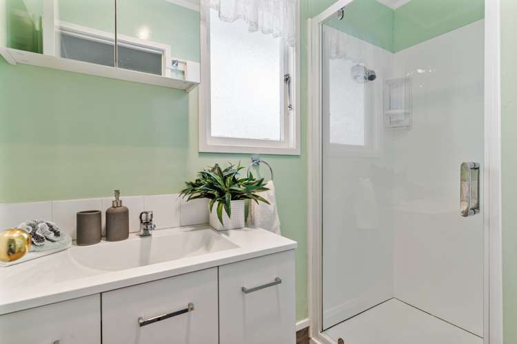 37 Moire Road Massey_15