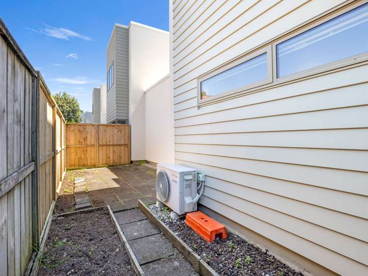 57/21 Hunters Park Dr Three Kings_25