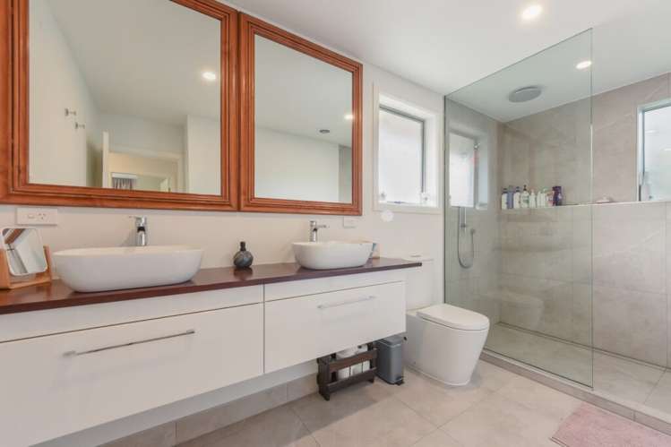 2/4A Arapiki Road 10816_7