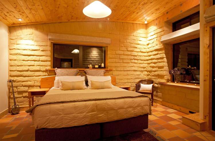 Earth House/3635 Cambridge Road Cambridge_2