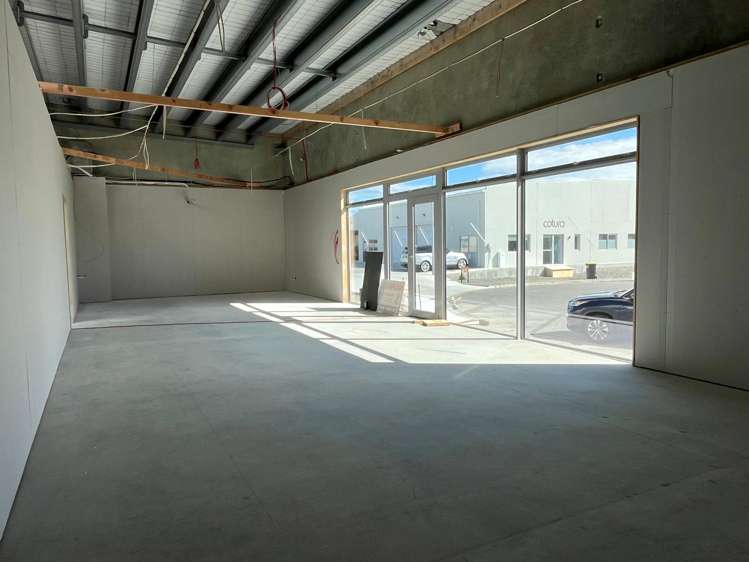 6/8 Lake Bryndwr Lane Burnside_5