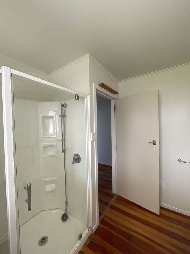 27 Main Road Makaraka_13