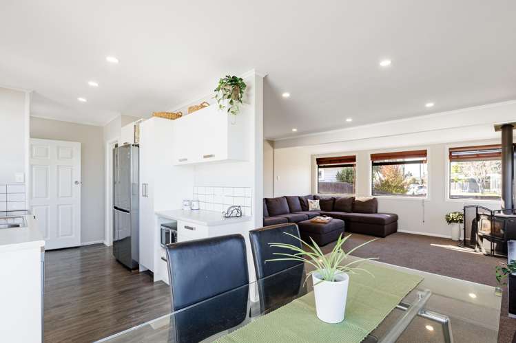 17 Harold Holt Avenue Onekawa_2