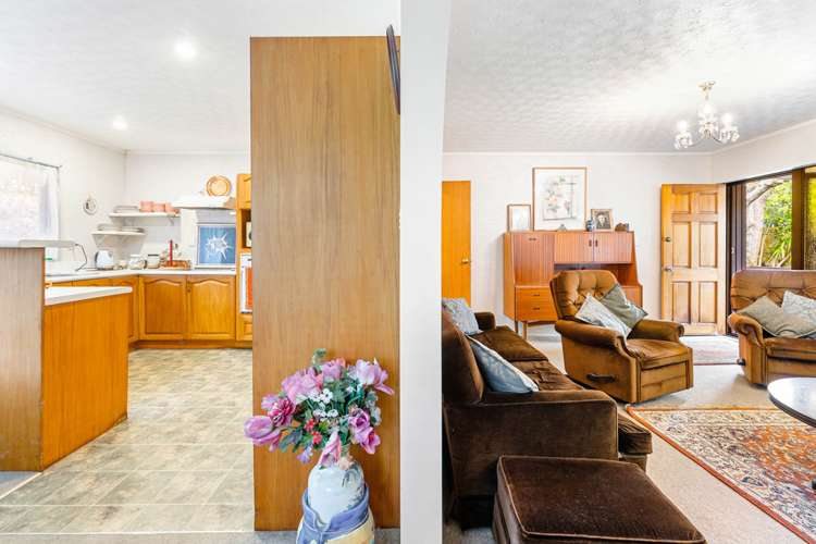 2/3 Kaurilands Road Titirangi_4