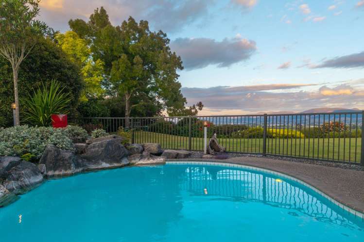 309 Golden Hills Road Redwood Valley_27