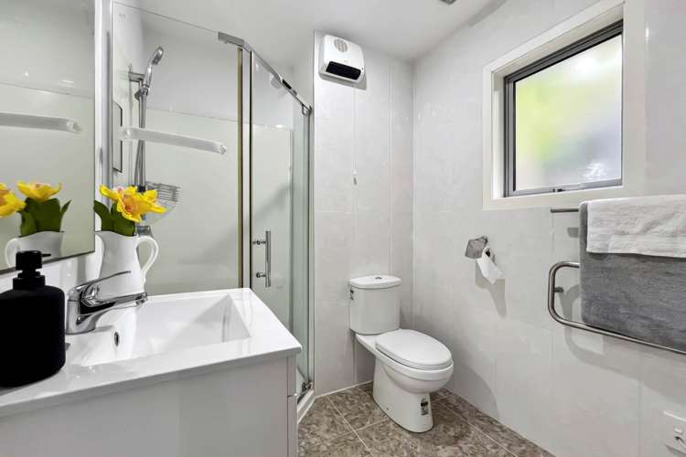 2/33 Rukutai Street Orakei_14