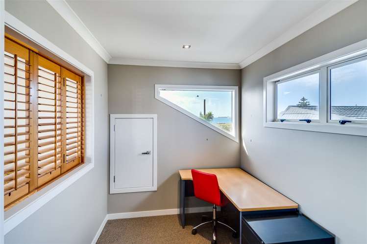 3 The Esplanade Westshore_18