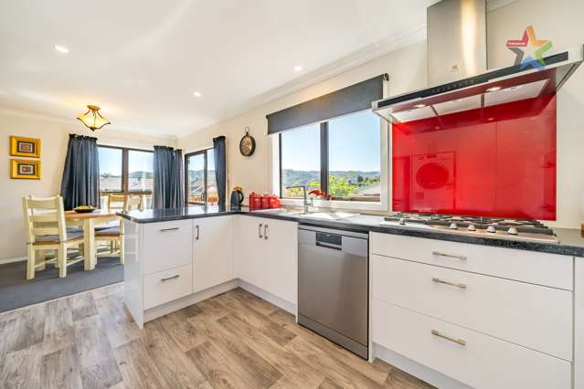 13 Lees Grove Wainuiomata_4