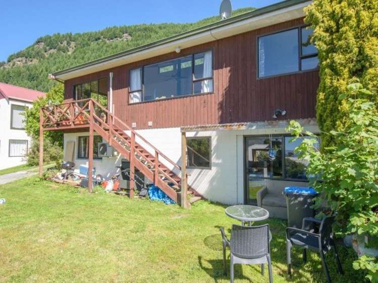 16a Arawata Terrace Fernhill/Sunshine Bay_18