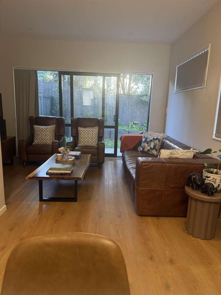 12/10 Newington Road Henderson_1