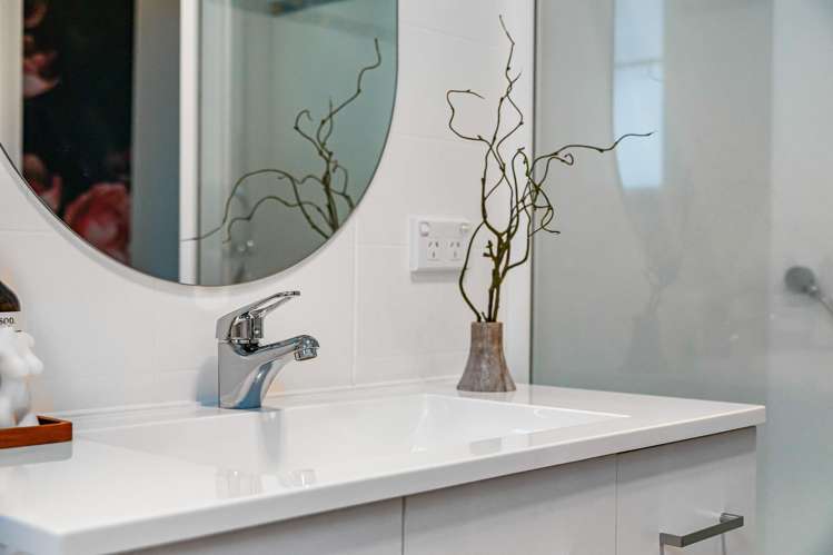 1/7 Neville Street Point Chevalier_18