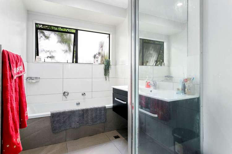 16b Fairway Avenue Red Beach_12