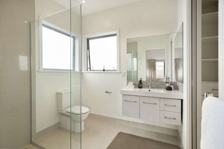 2 Buick Street Petone_24