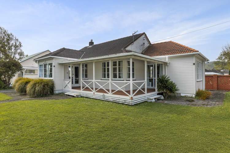 89 Waddington Drive Naenae_30
