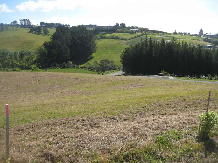 32 Pekama Drive Cable Bay_13